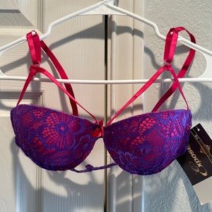 NWT Exposed Bra Size Medium